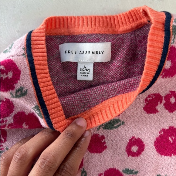 Free Assembly Girls Short Sleeve Intarsia Sweater Top L (10/12) Flowers - Picture 6 of 7